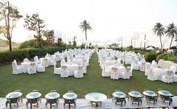 Sea Green Lawns Photo