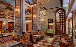 Hotel The Royal Plaza Photo