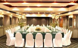 Aditya Park Hotel Photo