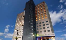 Holiday Inn Express & Suites Photo
