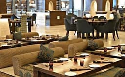 Piccadily Hotel Photo