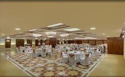 Pride Plaza Hotel Photo