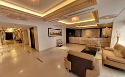 Royal Reve Hotel Photo