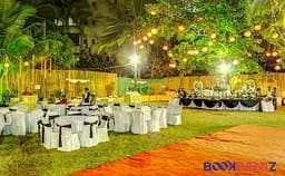 Tulip lawns Photo