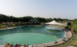 100 Acres Photo 100 Acres Photo