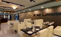 Aristocrat Hotel Photo Aristocrat Hotel Photo