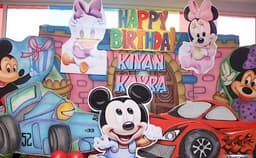 baccha party vile parle west Photo baccha party vile parle west Photo