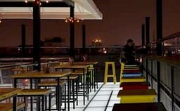 bottle breacher Photo bottle breacher Photo