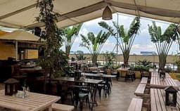 Fenny's Lounge and Kitchen Photo Fenny's Lounge and Kitchen Photo