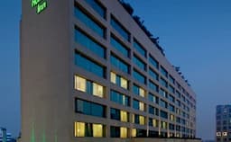 Holiday Inn Photo Holiday Inn Photo