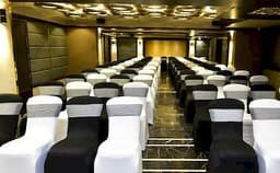 Hotel Le Grande Mumbai Photo Hotel Le Grande Mumbai Photo