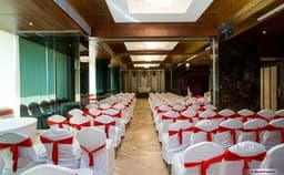 Hotel Yogi Metropolitan Photo Hotel Yogi Metropolitan Photo