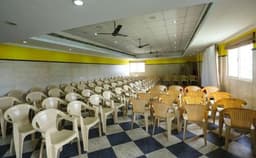 Season 4 Guest House Photo Season 4 Guest House Photo