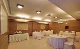 Nandhana Grand Photo Nandhana Grand Photo