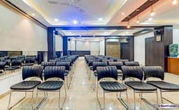 Neeranand Plaza Hotel Photo Neeranand Plaza Hotel Photo