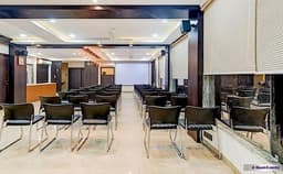Neeranand Plaza Hotel Photo Neeranand Plaza Hotel Photo