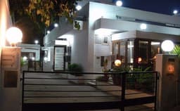 Petite Hotels Photo Petite Hotels Photo