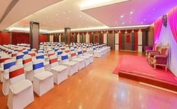 The Hotel Royal Plaza Photo The Hotel Royal Plaza Photo