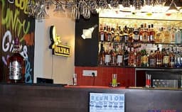 Reunion Bar & Kitchen Photo Reunion Bar & Kitchen Photo