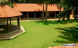 Shibravyi Courtyard Photo Shibravyi Courtyard Photo