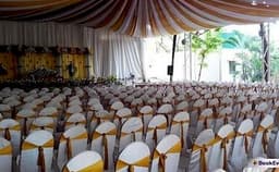 Sunny Holiday Village Photo Sunny Holiday Village Photo