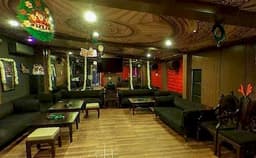 Talli The Unrefined Lounge Photo Talli The Unrefined Lounge Photo