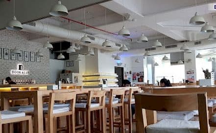 Doolally Taproom - Palm Beach Road Sanpada Photo Doolally Taproom - Palm Beach Road Sanpada Lounge in Sanpada