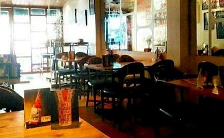 Eddies Bistro Bandra Photo Eddies Bistro Bandra Lounge in Bandra