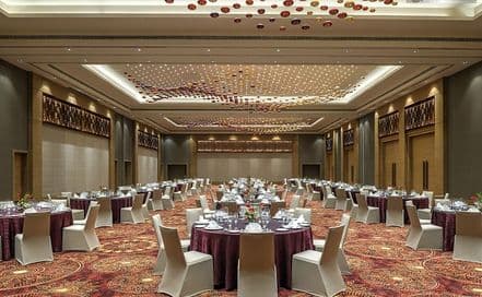 Feathers A Radha Hotel Manapakkam Photo Feathers A Radha Hotel Manapakkam 5 Star Hotel in Manapakkam