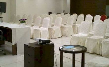 Hotel Dev Aadi Ambavadi Photo Hotel Dev Aadi Ambavadi Hotel in Ambavadi