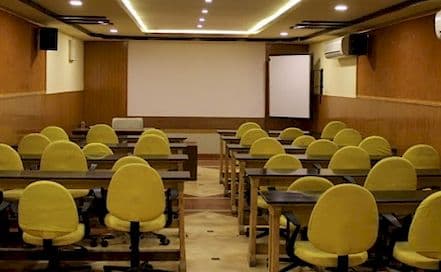 Hotel Orange Inn Sarkhej Photo Hotel Orange Inn Sarkhej Hotel in Sarkhej