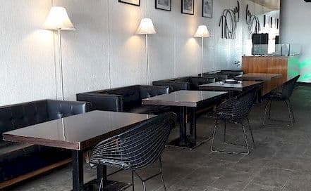 Razzberry Rhinoceros Juhu Photo Razzberry Rhinoceros Juhu Lounge in Juhu