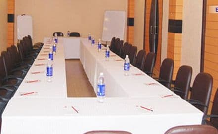 Square 9 Inn DLF Phase III Photo Square 9 Inn DLF Phase III Hotel in DLF Phase III