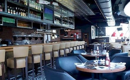 TGI Fridays Link Corner Bandra Photo TGI Fridays Link Corner Bandra Lounge in Bandra