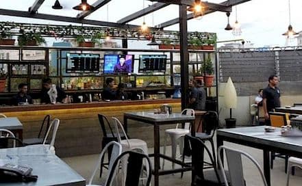 The Bar Stock Exchange Linking Road Bandra Photo The Bar Stock Exchange Linking Road Bandra Lounge in Bandra