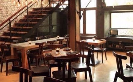 The Hungry Monkey Safdarjung Enclave Photo The Hungry Monkey Safdarjung Enclave Lounge in Safdarjung Enclave