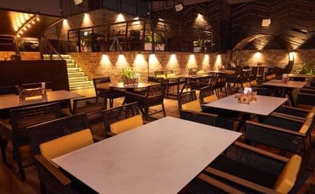 Tourist Connaught Place Photo Tourist Connaught Place Lounge in Connaught Place