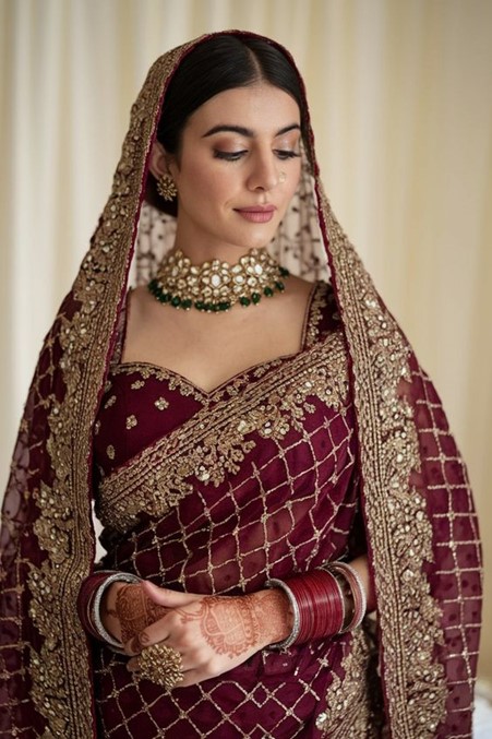 20+ Engagement Looks For Brides-To-Be